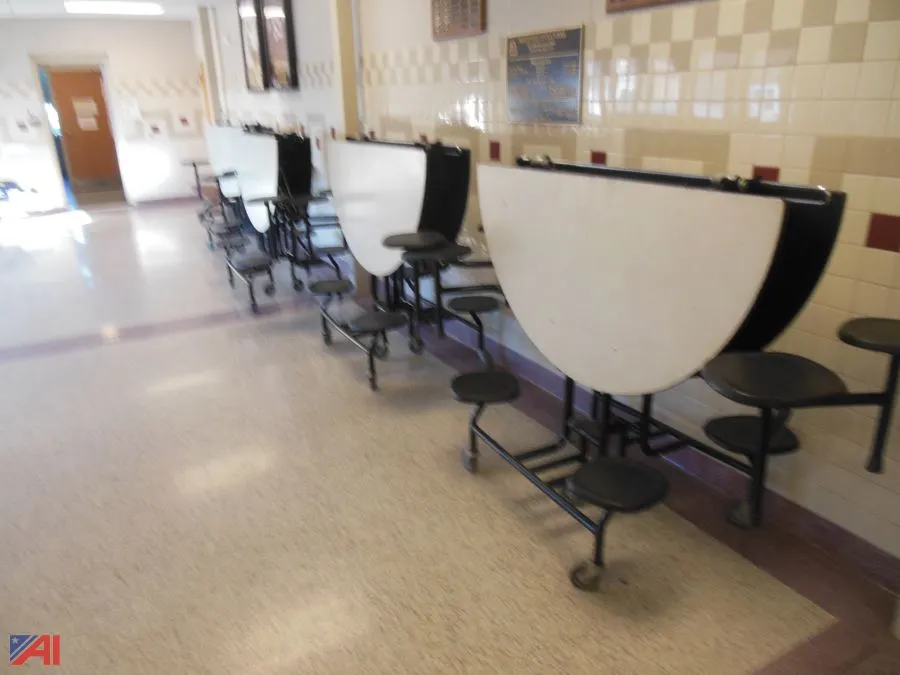 (7) Cafeteria Round Folding Tables