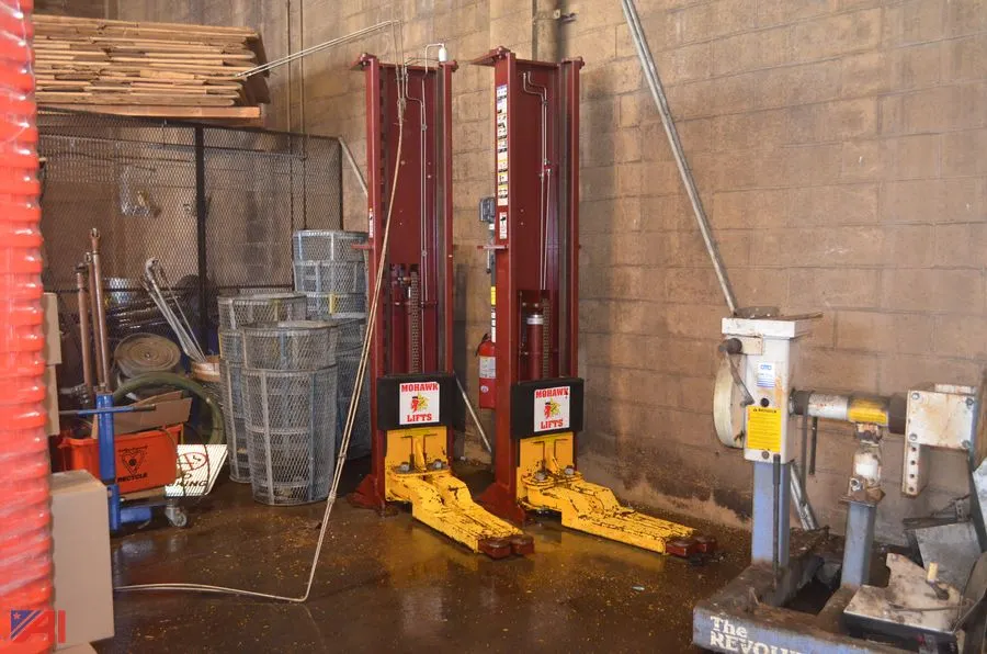 Mohawk 2 post automotive lift IA-10