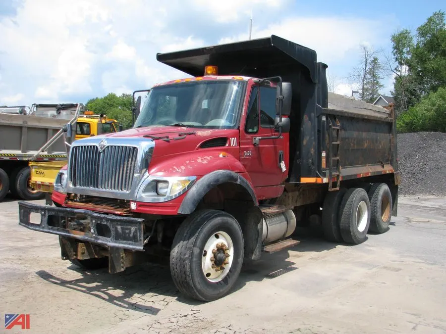 2005 International 7600 Dump Truck