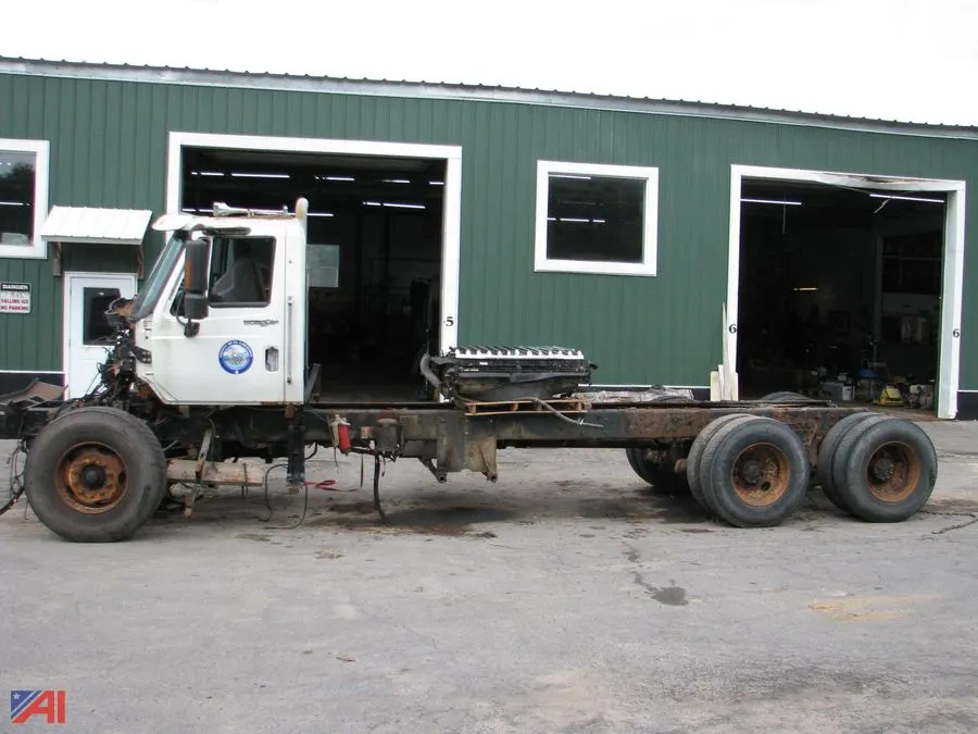 2013 International WorkStar 7600 Truck