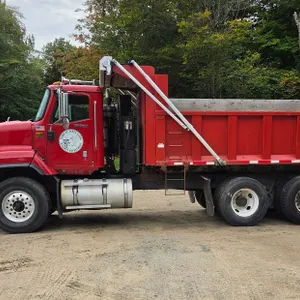 2011 International PayStar 5600i Dump Truck with Plow and Sander