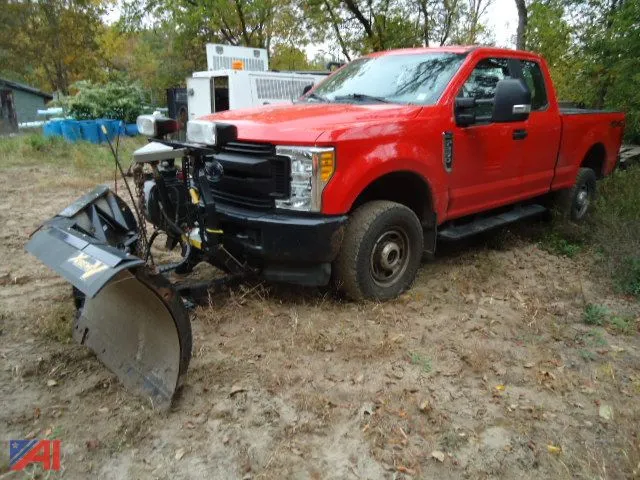 2017 Ford F-250 XL Super Duty Pickup Truck with V-Plow