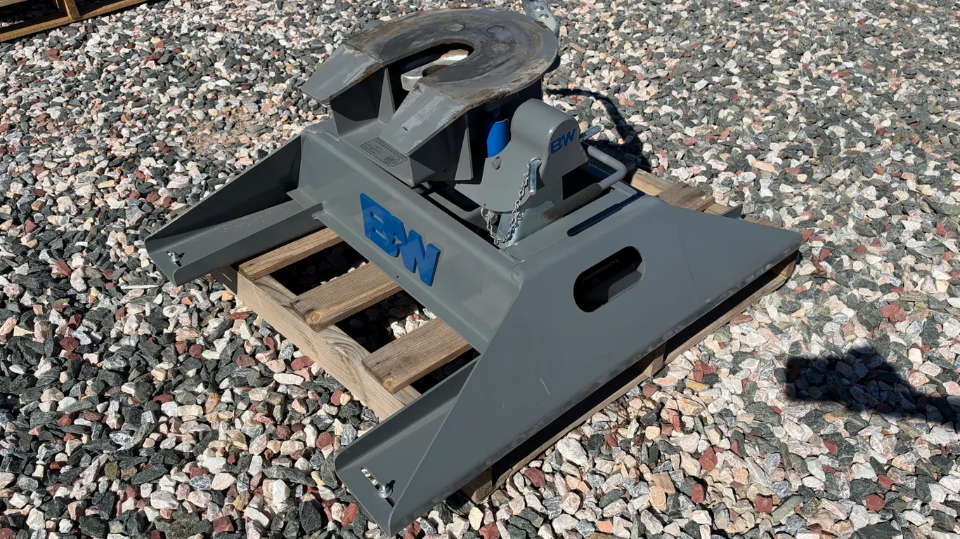 B & W RVB3500 5th Wheel Trailer Hitch - 20,000LBS