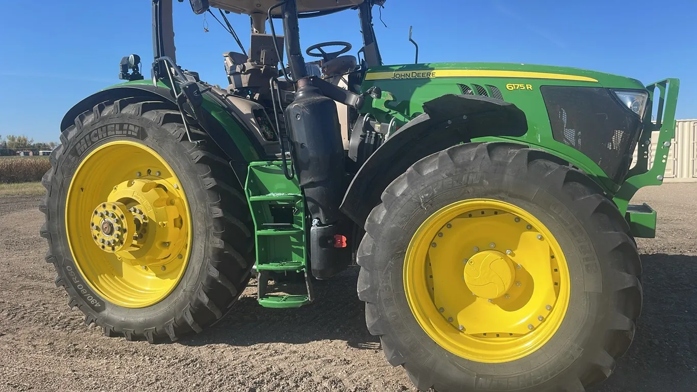 John Deere 6175R MFWD