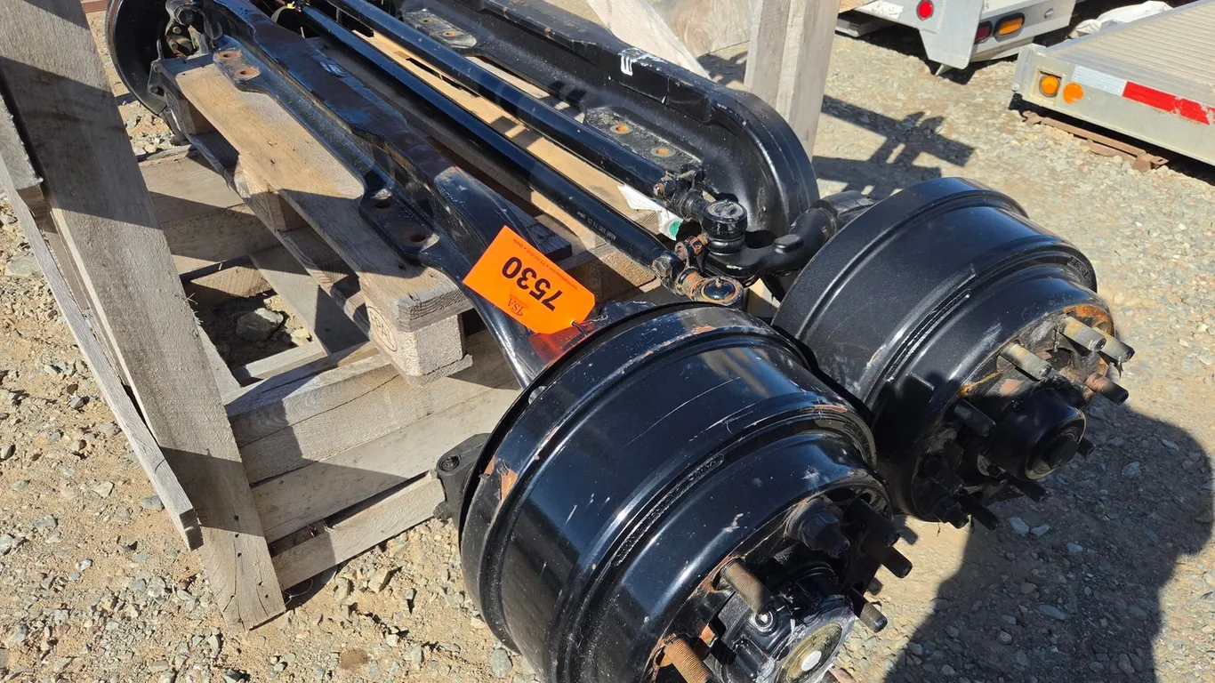 (2) Meritor 10-Lug Steerable Lift Axles