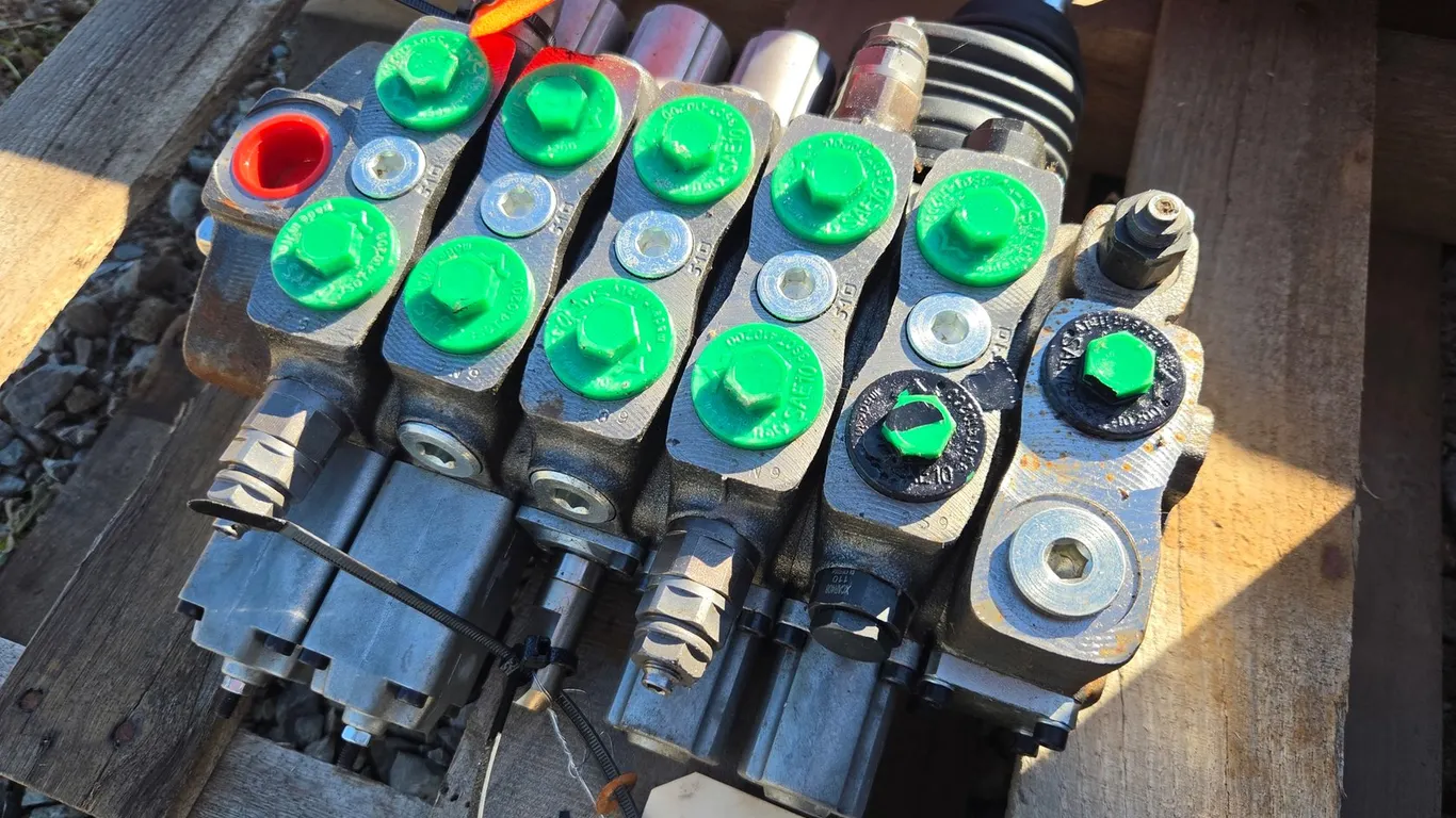 Horizon 930 Right Control Valve Bank