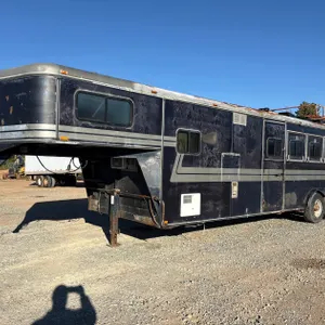 1993  Lazy N  Horse Trailer W/ Living Quarters