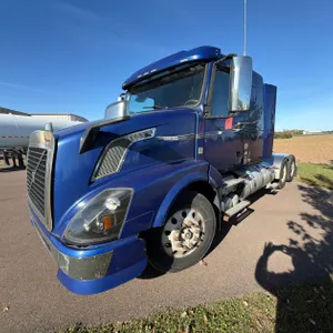 2015 Volvo  VNL62 Sleeper Cab Truck Tractor