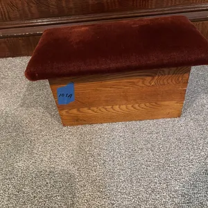 ALTAR KNEELER