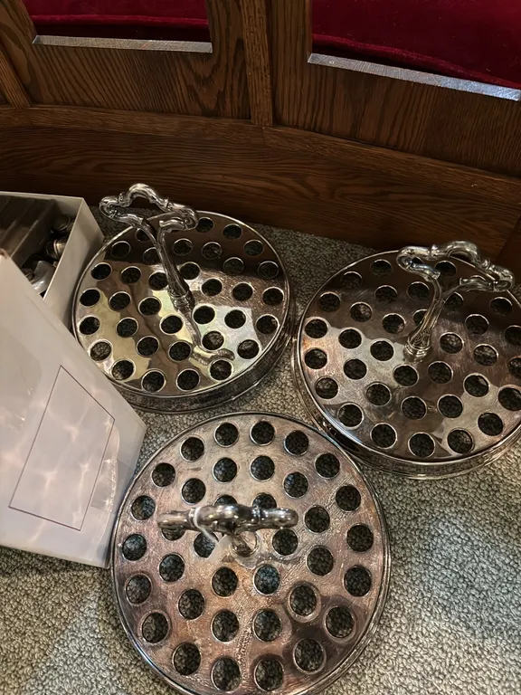COMMUNION WARE GLASS AND METAL AND PLASTIC CUPS