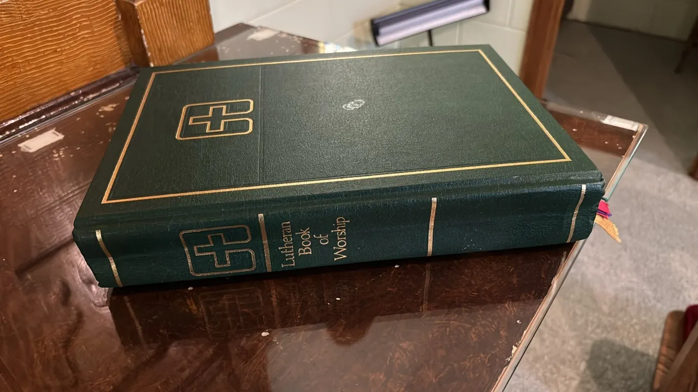 LUTHERN BOOK OF WORSHIP