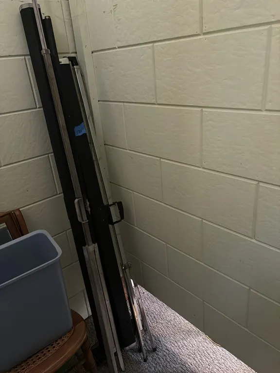 2 PROJECTOR SCREENS