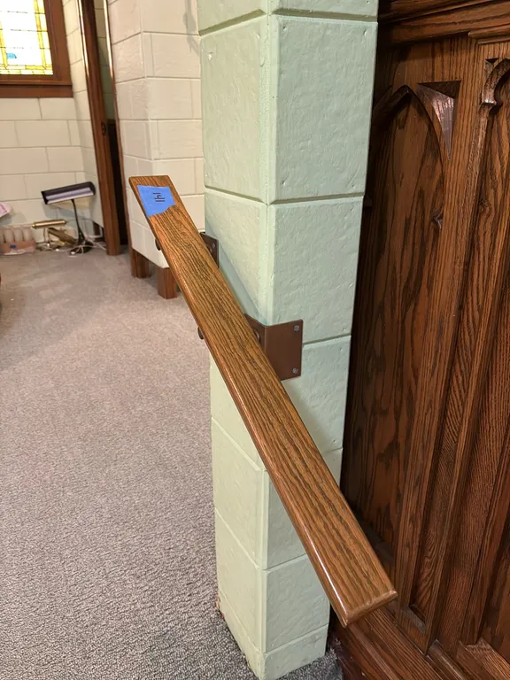 HAND RAIL 26”(BRING TOOLS TO REMOVE)
