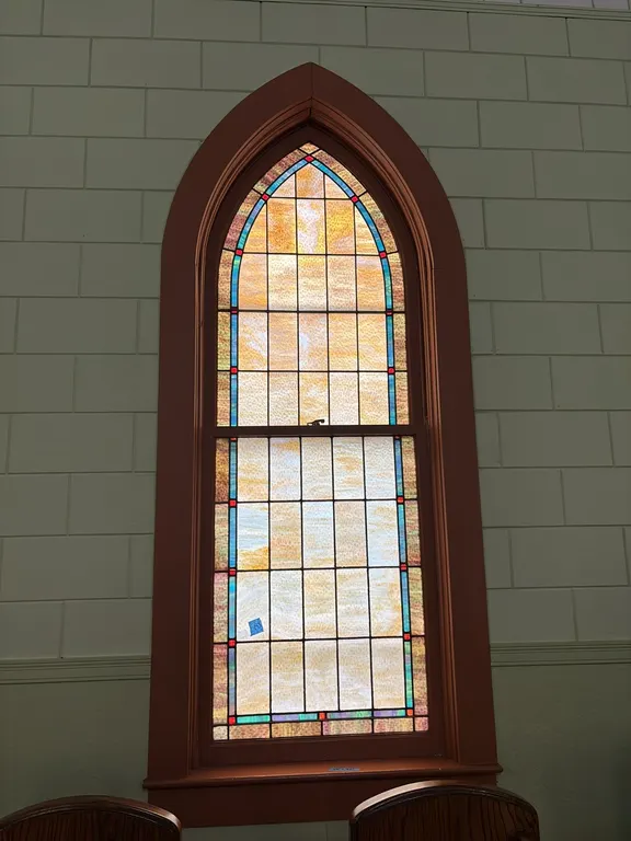STAIN GLASS 34”x92”(BRING TOOLS AND HELP TO REMOVE)