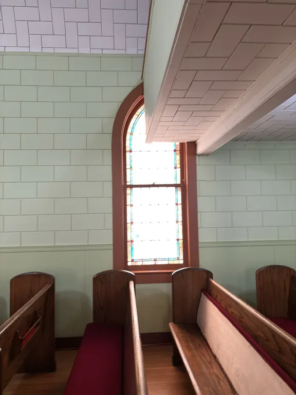 STAIN GLASS 34”x92”(BRING TOOLS AND HELP TO REMOVE)