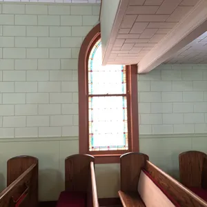 STAIN GLASS 34”x92”(BRING TOOLS AND HELP TO REMOVE)