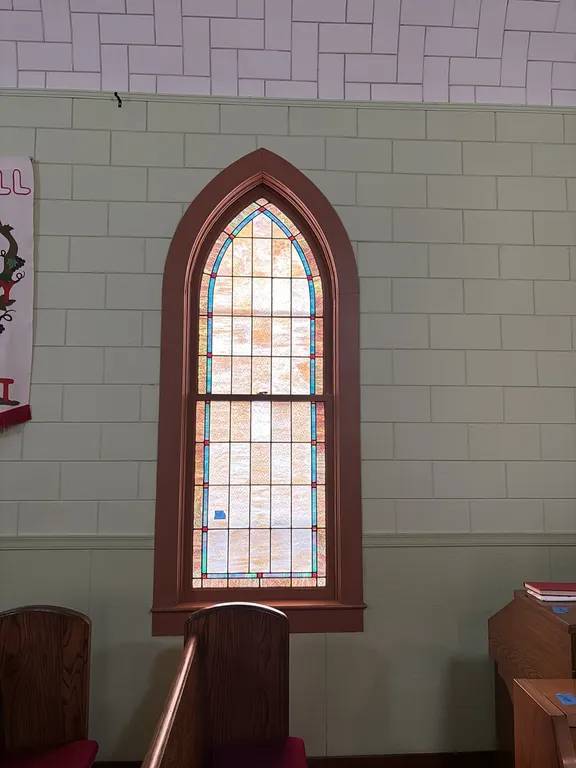 STAIN GLASS 34”x92”(BRING TOOLS AND HELP TO REMOVE)