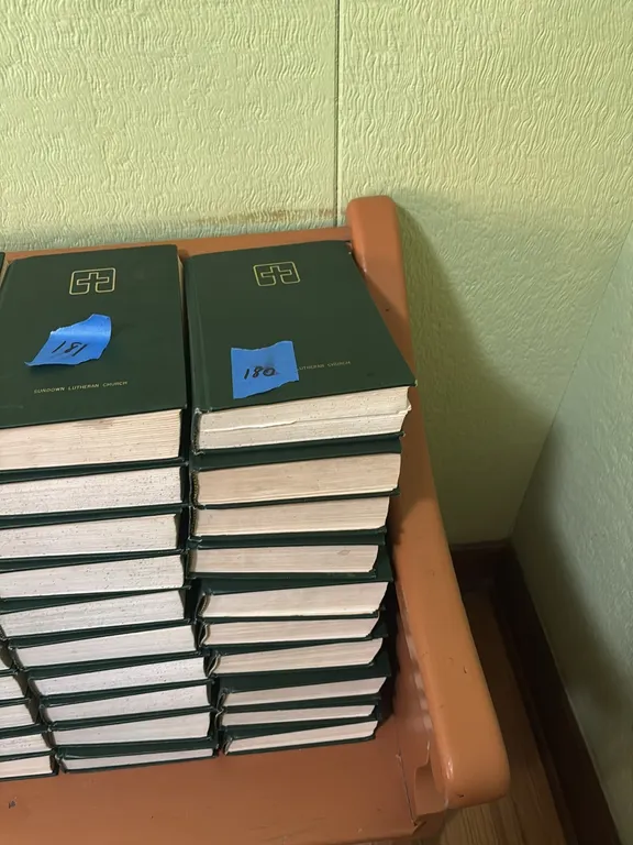 10 HYMNALS