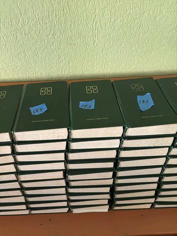 10 HYMNALS