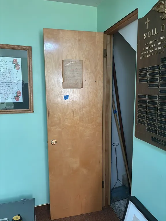 CLOSET DOOR 24”x80”