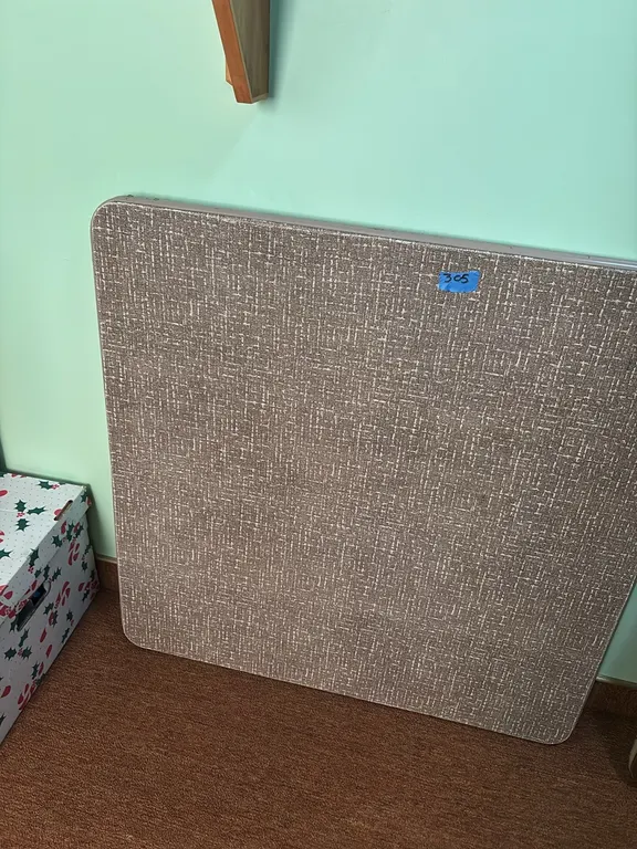 CARD TABLE