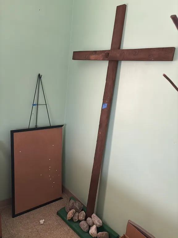 RUSTIC WOODEN CROSS