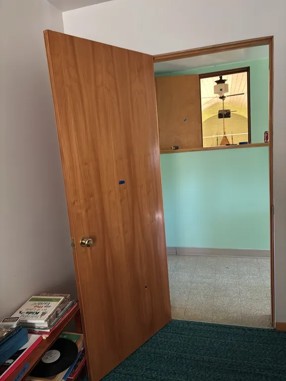3 DOORS 28”x77”-381/2”x791/2”-32”x80”(BRING TOOLS AND HELP TO REMOVE)
