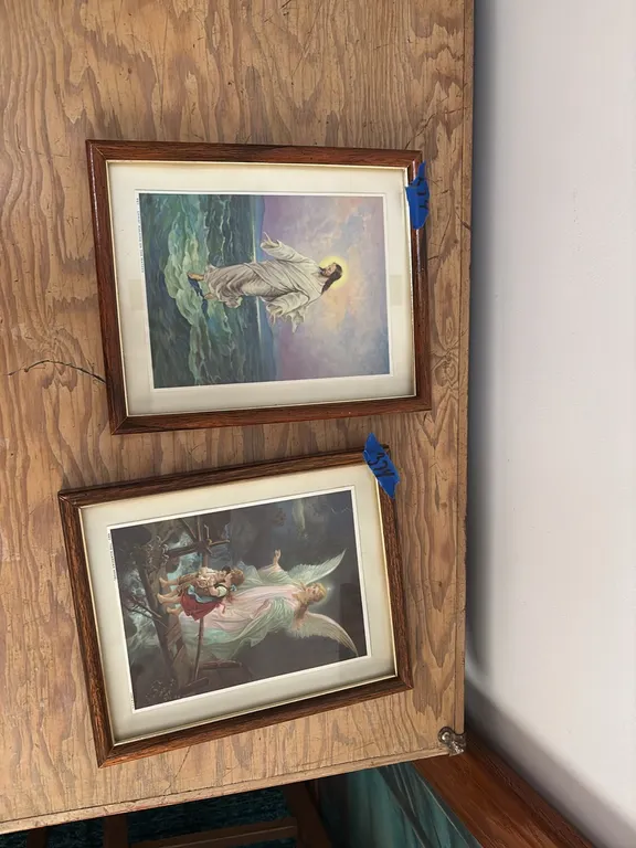 2 FRAMED PICTURES