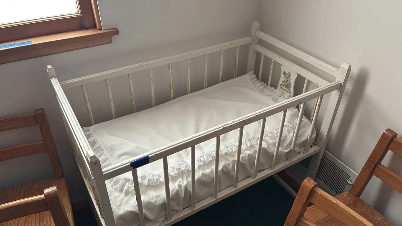VINTAGE CRADLE