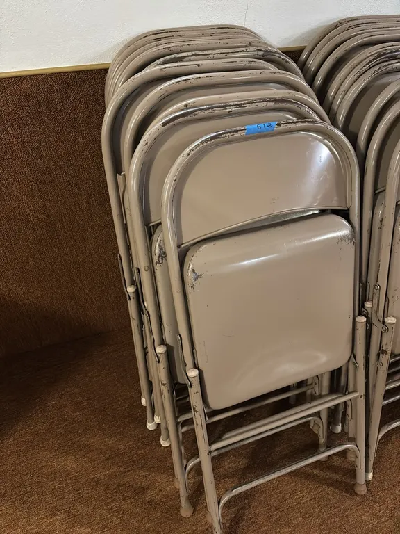 10 FOLDING CHAIRS