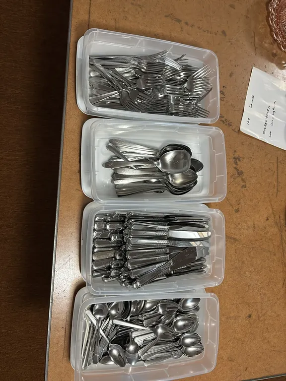 4 TOTS OF SILVERWARE
