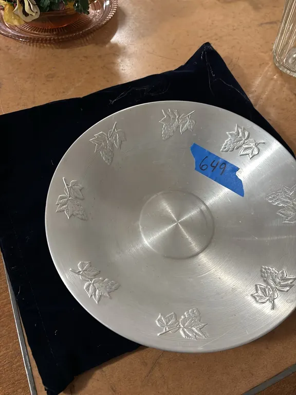 WEST BEND ALUMINUM CO SERVING BOWL WITH VELVET BAG