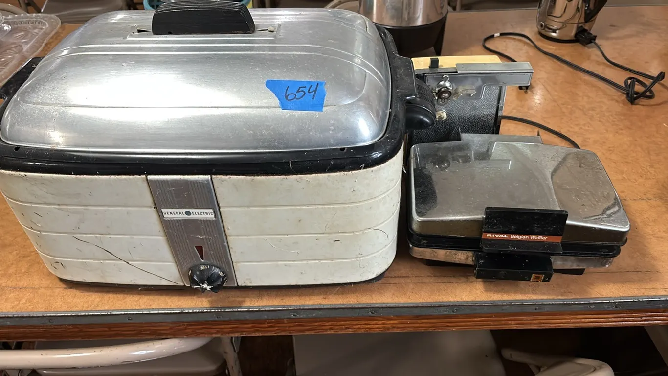 WAFFLE MAKER-CAN OPENER-GE ROASTER