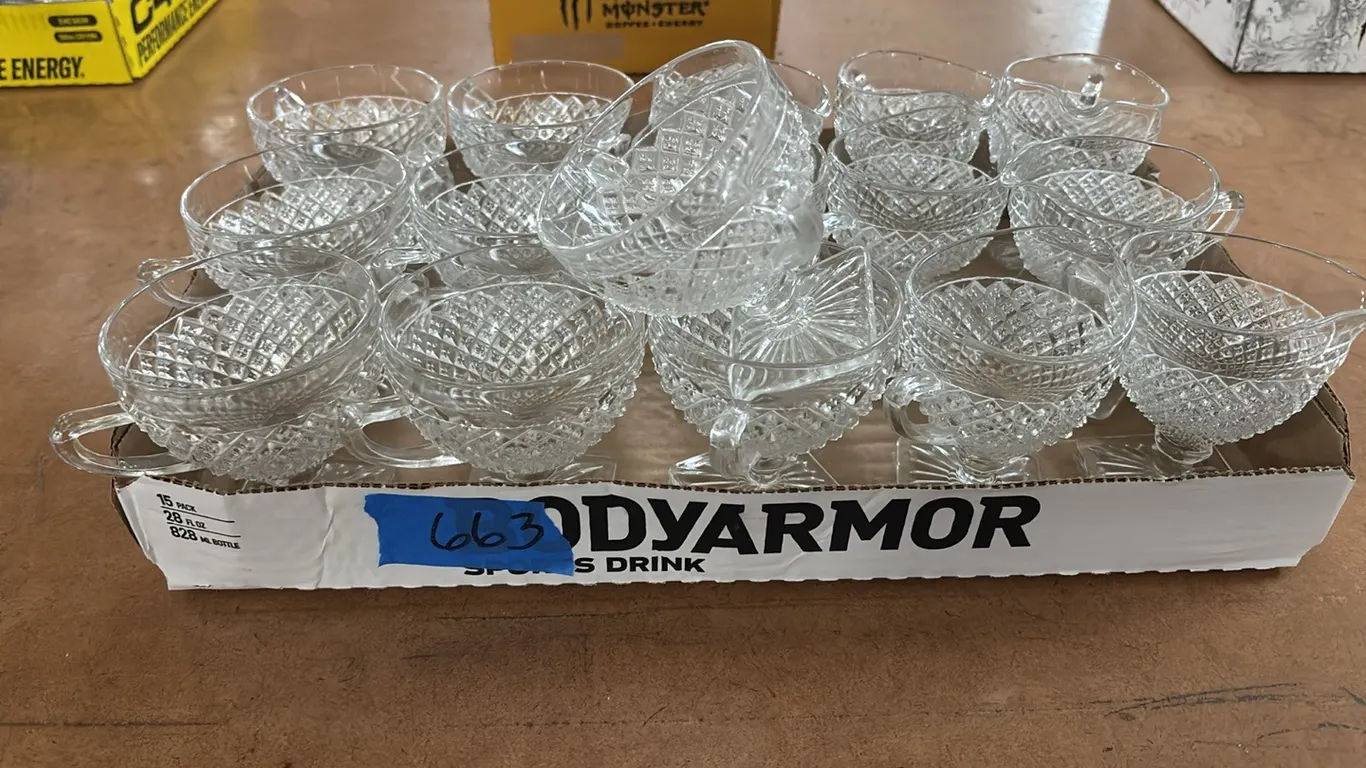 8 SUGAR AND CREAMER SETS