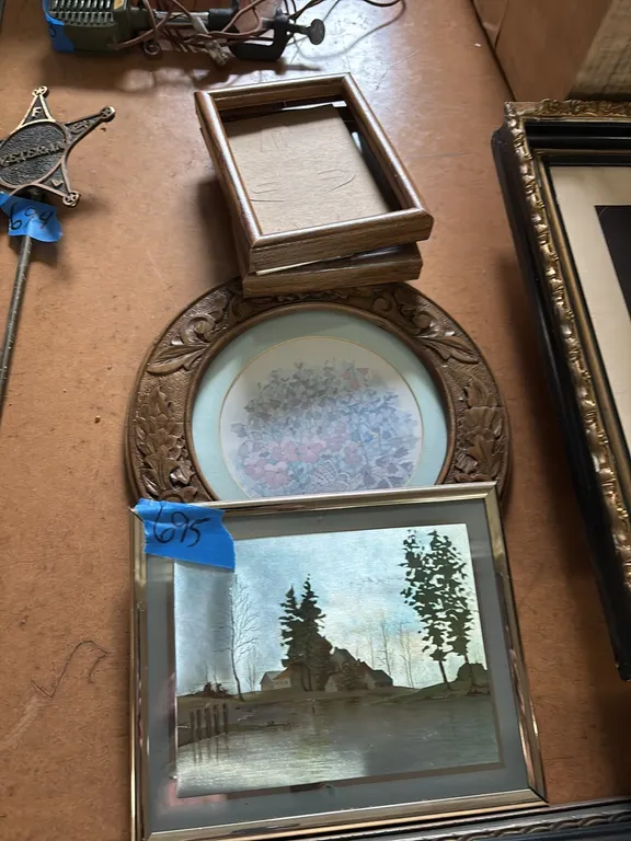 FRAMES AND DECOR