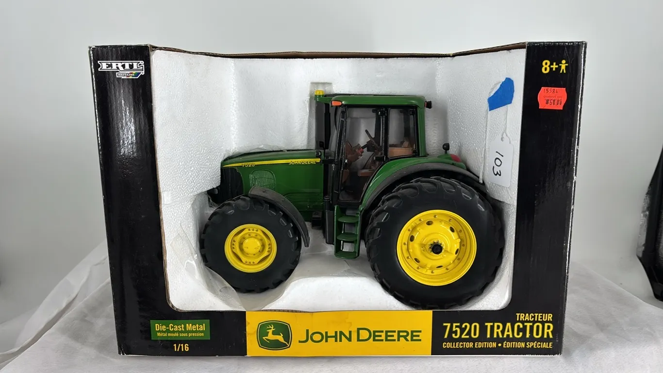 JOHN DEERE 7520 DIE CAST METAL 1/16