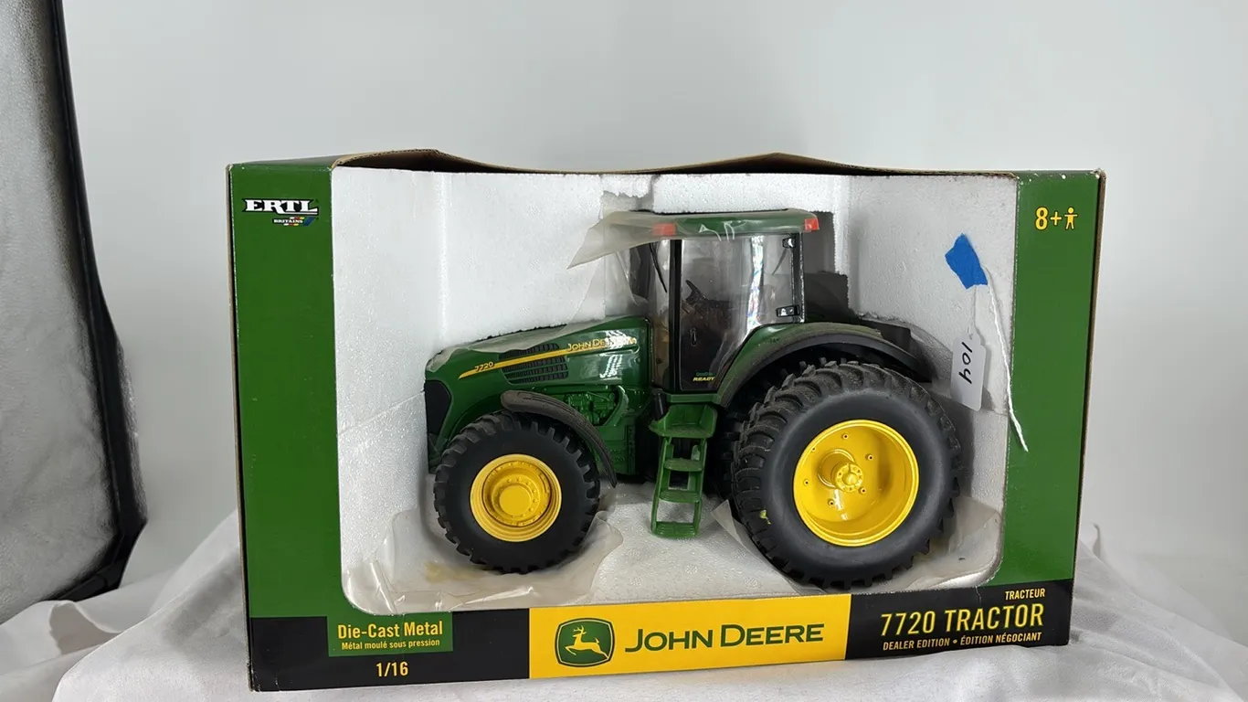 JOHN DEERE 7720 DIE CAST METAL 1/16