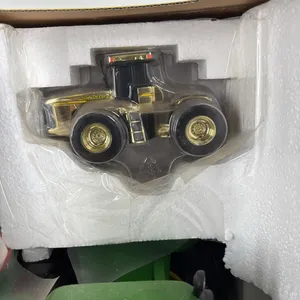 JOHN DEERE 9620 1/16 DIE CAST METAL COLLECTOR EDITION WITH GOLD KEY CHAIN AND GOLD JOHN DEERE 9620 1/64