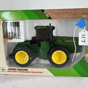JOHN DEERE 8960 1/32 BATTERY OPERATED TRACTOR