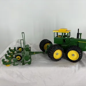 JOHN DEERE 4WD WITH 4 ROW PLANTER 1/16 DIE CAST METAL
