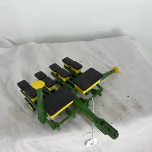 JOHN DEERE PLANTER
