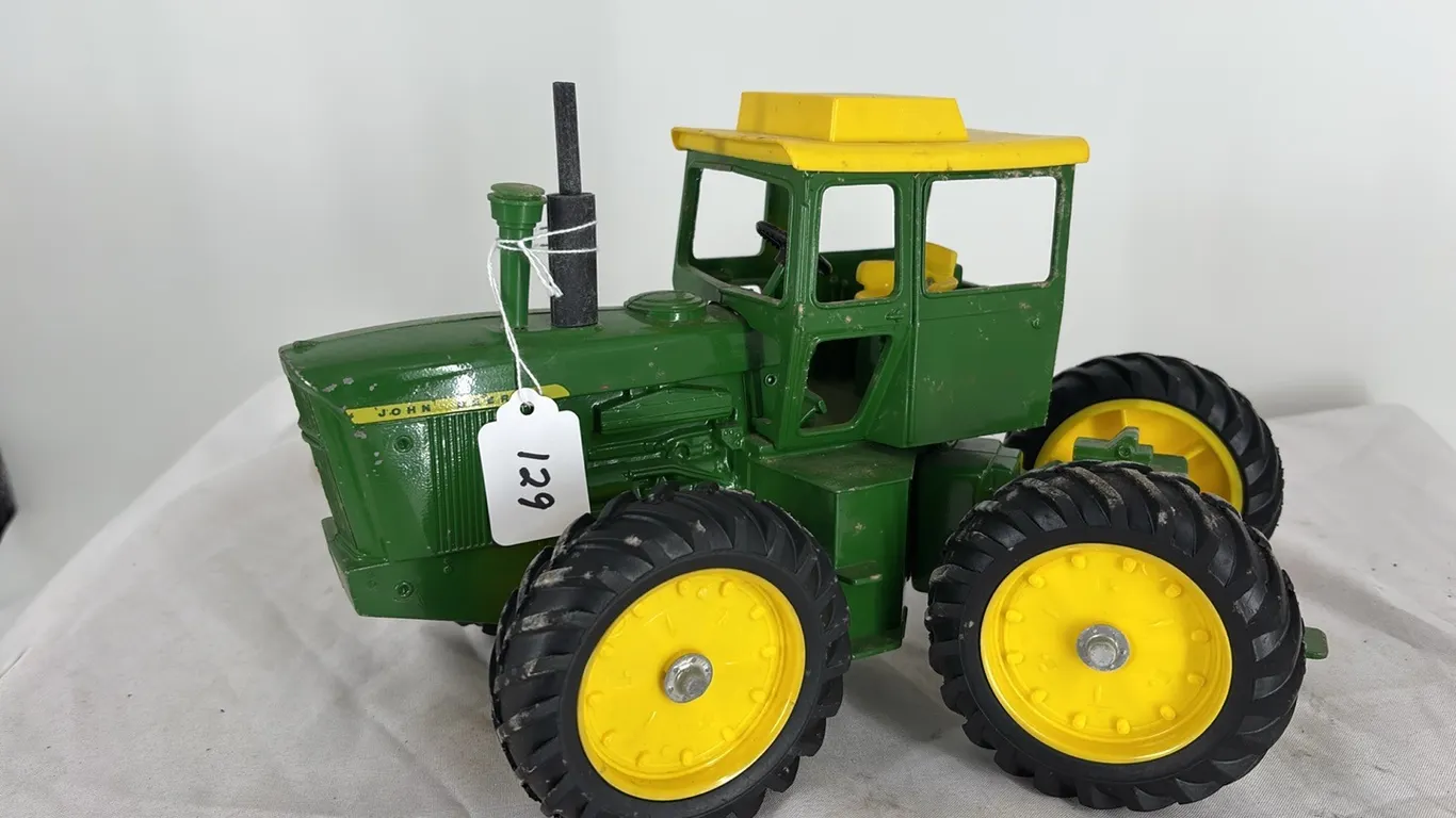 JOHN DEERE DIE CAST METAL 4WD 1/16