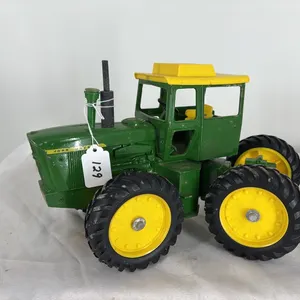 JOHN DEERE DIE CAST METAL 4WD 1/16