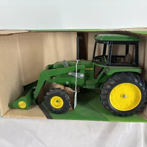 JOHN DEERE UTILITY TRACTOR WITH ENDLOADER DIE CAST METAL 1/16