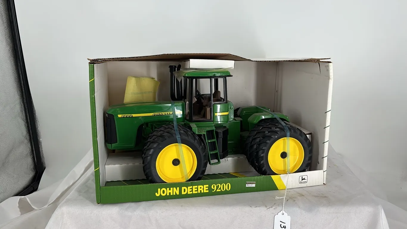 JOHN DEERE 9200 4WD DIE CAST AND PLASTIC 1/16