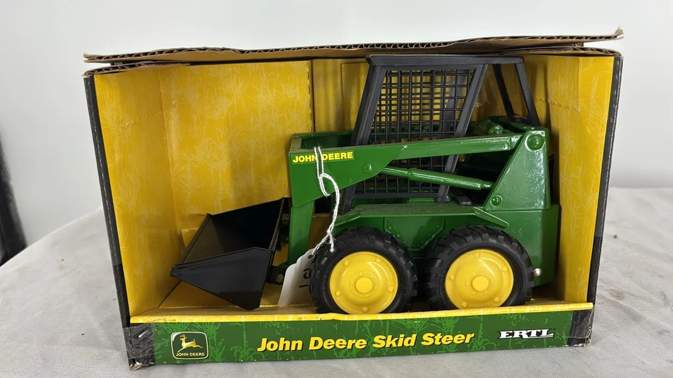 JOHN DEERE SKID STEER CAST IRON METAL 1/16