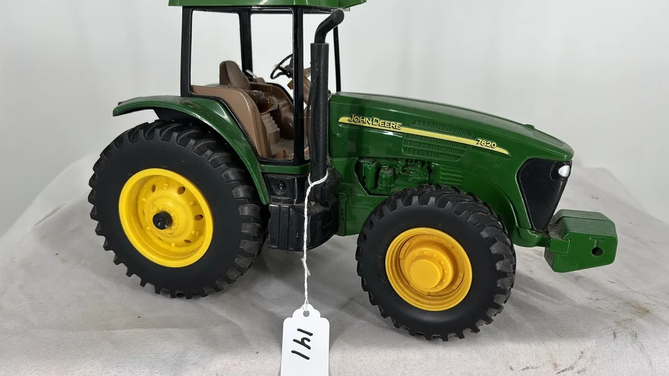 JOHN DEERE 7820 TRACTOR