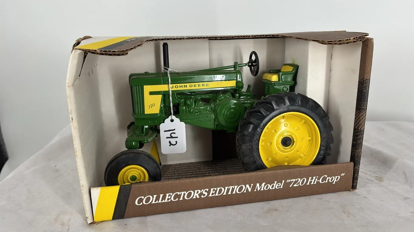 JOHN DEERE 720 HIGH CROP TRACTOR DIE CAST METAL 1/16
