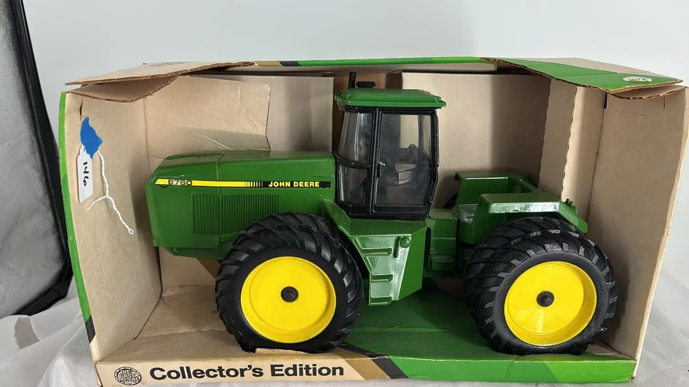 JOHN DEERE 8760 4WD DIE CAST METAL 1/16