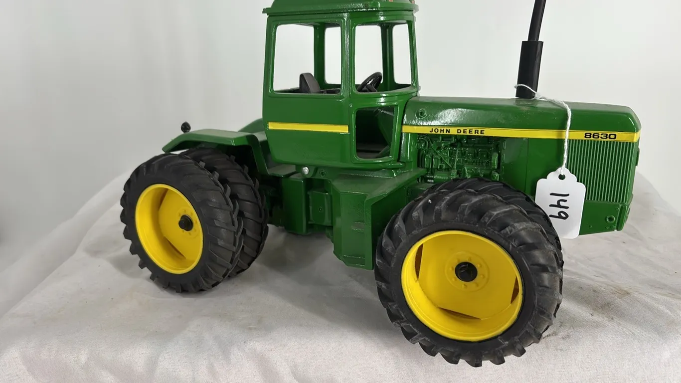 JOHN DEERE 8630 4WD DIE CAST METAL 1/16